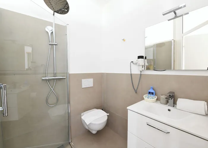 Nocleg ze śniadaniem 7rooms 3*