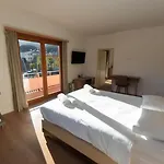 7rooms לינה וארוחת בוקר לוזון