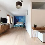 לינה וארוחת בוקר 7rooms 3*