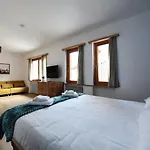 לינה וארוחת בוקר 7rooms 3*